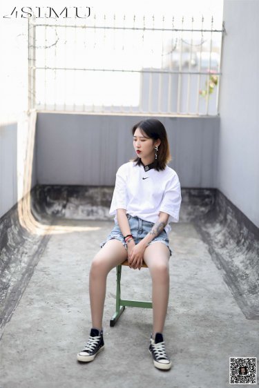 在河边亲热